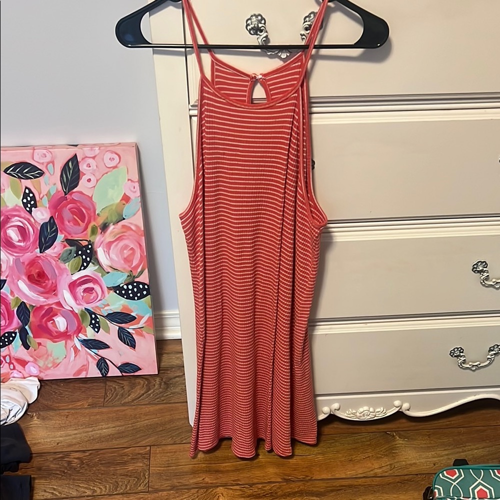 Orange and white dress!